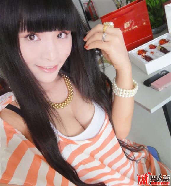 翻版柳岩 爆乳黑丝图片