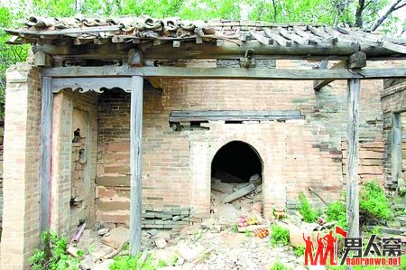 山西省吉县的“人祖庙遗迹”
