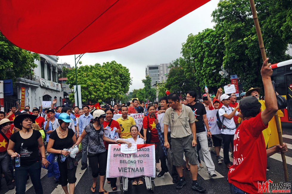 越南举行反华示威 抗议中国在南海招标