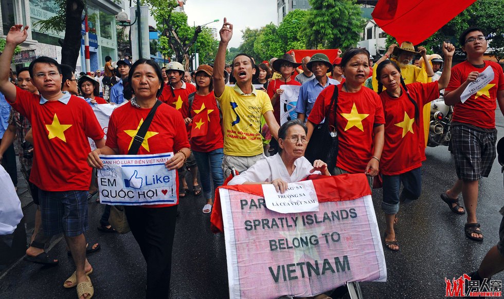 越南举行反华示威 抗议中国在南海招标