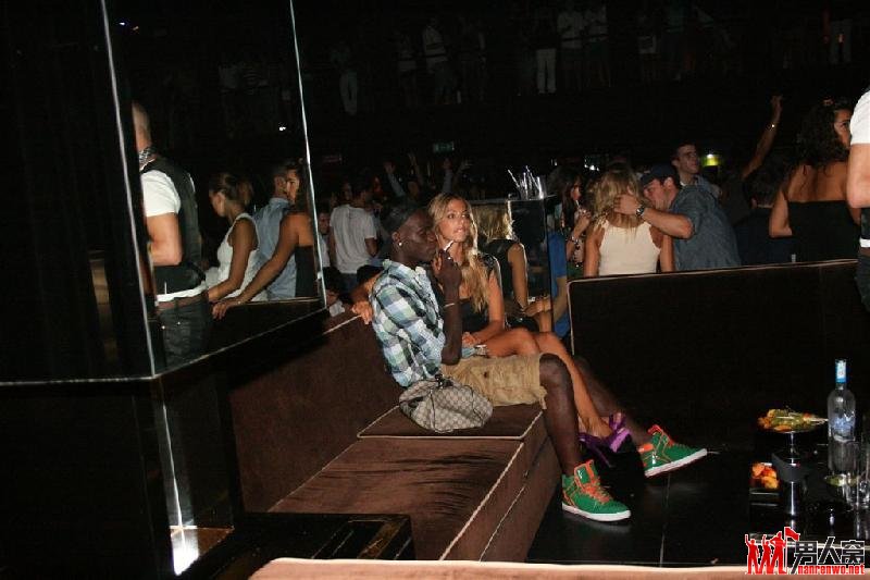 “巴神”巴洛特利玩过的女孩