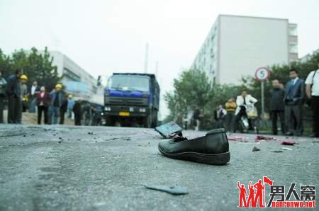 车祸后伤者家属埋了死者