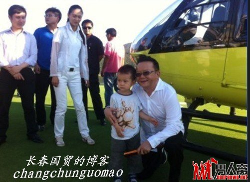 王刚4岁儿子丁丁近照