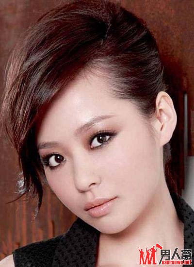 海清柳岩为何会走红 揭女星上位后一夜暴富