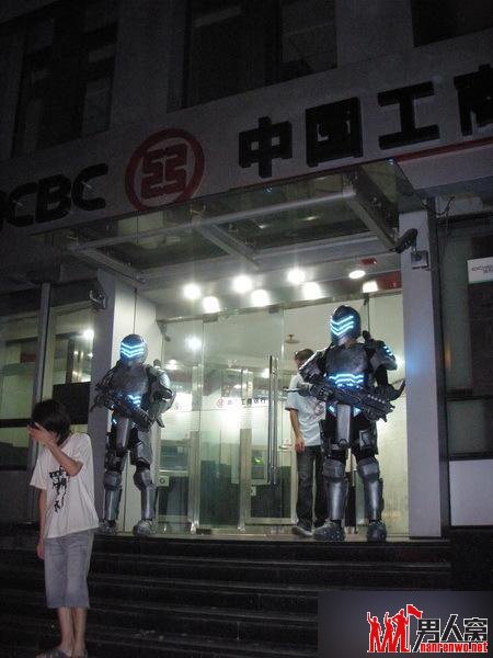 无敌了！你伤不起的雷人保安