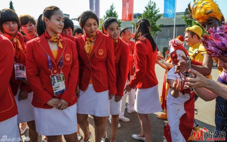 伦敦奥运会：中国代表团举行升旗仪式
